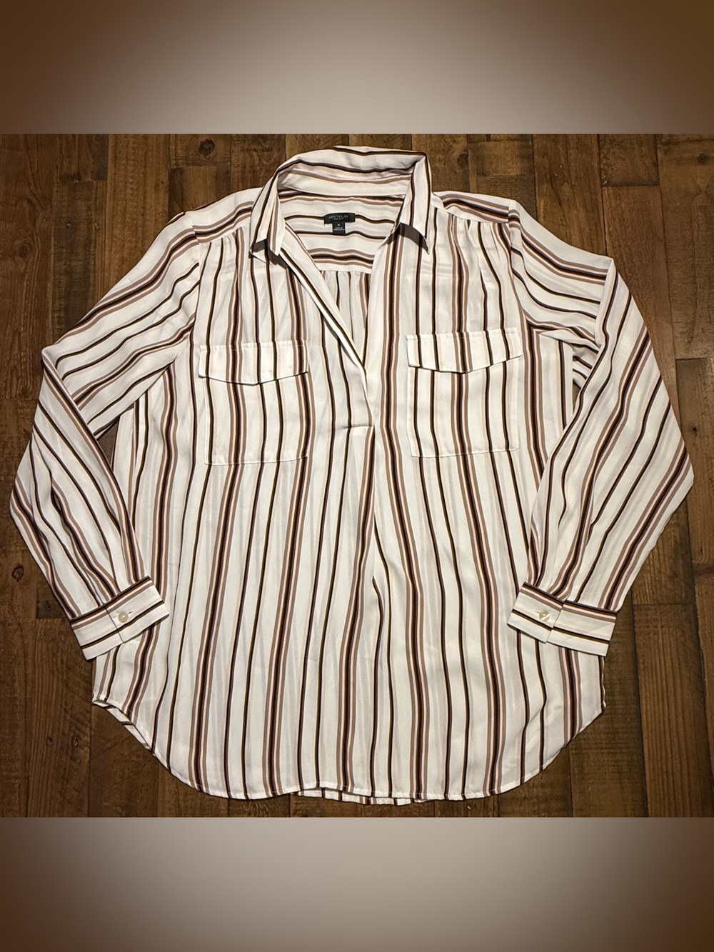 Ann Taylor Factory Women’s Medium Striped Long Sleeve Button-Up Shirt